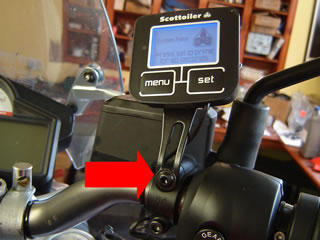 scottoiler esystem instalación Aprilia Mana - pantalla