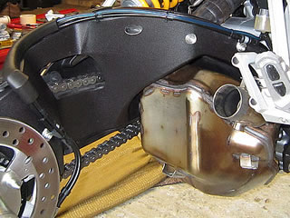 Ducati Multistrada 1200 2014 - Scottoiler instalación - ruta del tubo 2