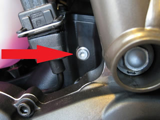 Ducati Multistrada 1200 2014 - Scottoiler instalación - tornillo de la toma del vacío