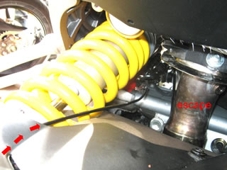 Ducati Multistrada 1200 2015 - Scottoiler instalación - ruta del tubo 1
