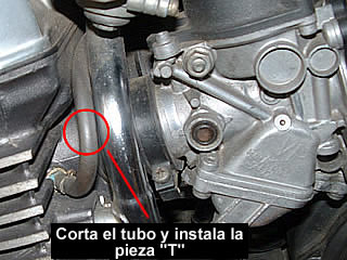 Honda CB400 Super 4 - Scottoiler conexión al vacío 1